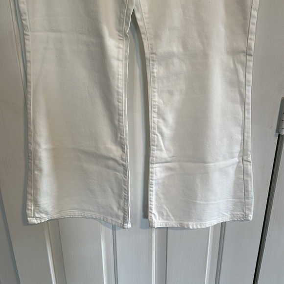 NWT Universal Thread white high rise flare jeans size 16 - Picture 2 of 6